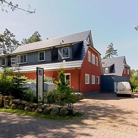 Strandleben 02 - Dora Koch-stetter Apartment Ahrenshoop